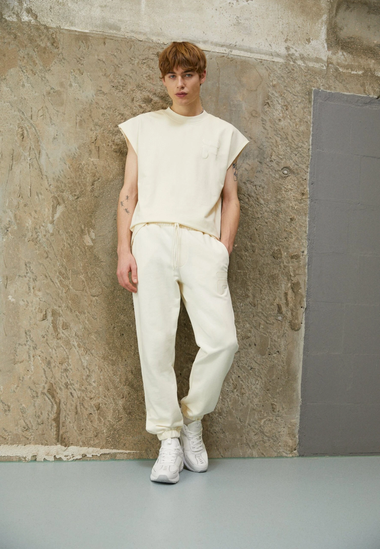 Fila Chipude Oversized Pants - Pantalones Deportivos - Antique White 2 Fila Chipude Oversized Pants - Pantalones Deportivos - Antique White - Imagen 2