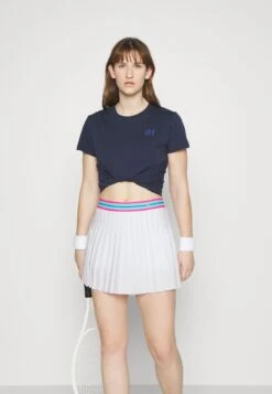 Fila Skort Finja - Falda Plisada - White 10 Fila Skort Finja - Falda Plisada - White -Fila 0f4711a7c28b4ccc87d2129f598b4d84