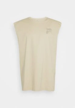 Fila Berne- Camiseta Básica - Fields Of Rye -Fila 17db7b6cdcf34379838545990cf56015