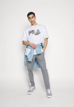 Fila Vr46 Oversized Tee - Camiseta Estampada - Bright White 12 Fila Vr46 Oversized Tee - Camiseta Estampada - Bright White -Fila 30a1a854fae642ad8141c995f0ba8e5e