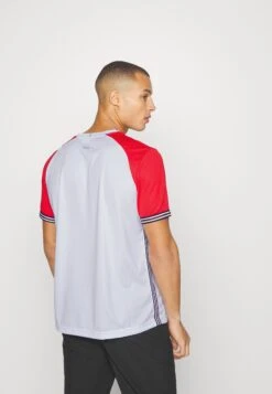 Fila Alfie - Camiseta Estampada - White/Red 8 Fila Alfie - Camiseta Estampada - White/Red -Fila 40f83bb6dcaf463bab3e5dc8450a91ba