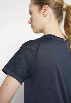 Fila Johanna - Camiseta Básica - Peacoat Blue -Fila 4282d5b4b3a040c28fd69a0bf52b1136