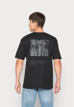 Fila Tisovec Boxy Tee - Camiseta Estampada - Moonless Night