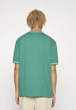 Fila Thomm Tee - Camiseta Estampada - Blue Spruce 10 Fila Thomm Tee - Camiseta Estampada - Blue Spruce -Fila 7993adaa2c774df7a95a0cd3c8f1a829