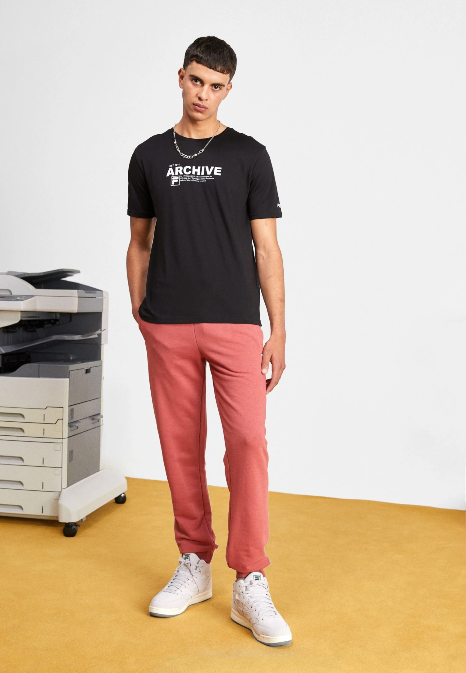 Fila Burbach Tee - Camiseta Estampada - Black 2 Fila Burbach Tee - Camiseta Estampada - Black - Imagen 2