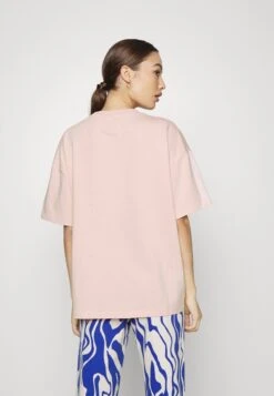 Fila Amalia Tee - Camiseta Estampada - Sepia Rose -Fila 8ecf75799012459b83b8fff94edf2ab8