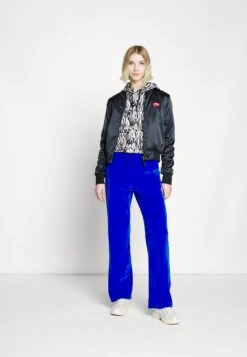 Fila Tanger Reversible Jacket - Chaquetas Bomber - Black Beauty 15 Fila Tanger Reversible Jacket - Chaquetas Bomber - Black Beauty -Fila 9045b507641e411d9f46ed767946d31b