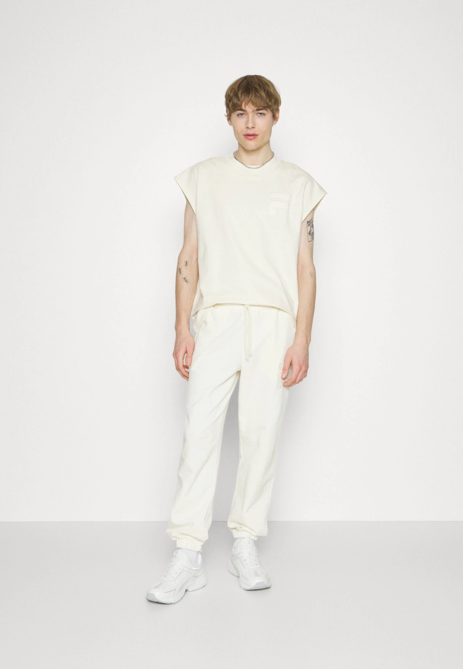 Fila Chipude Oversized Pants - Pantalones Deportivos - Antique White 5 Fila Chipude Oversized Pants - Pantalones Deportivos - Antique White - Imagen 5