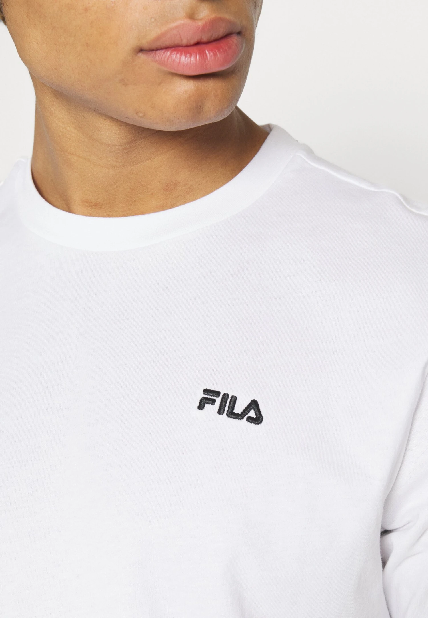 Fila Berloz Tee Unisex - Camiseta Básica - Bright White 7 Fila Berloz Tee Unisex - Camiseta Básica - Bright White - Imagen 7