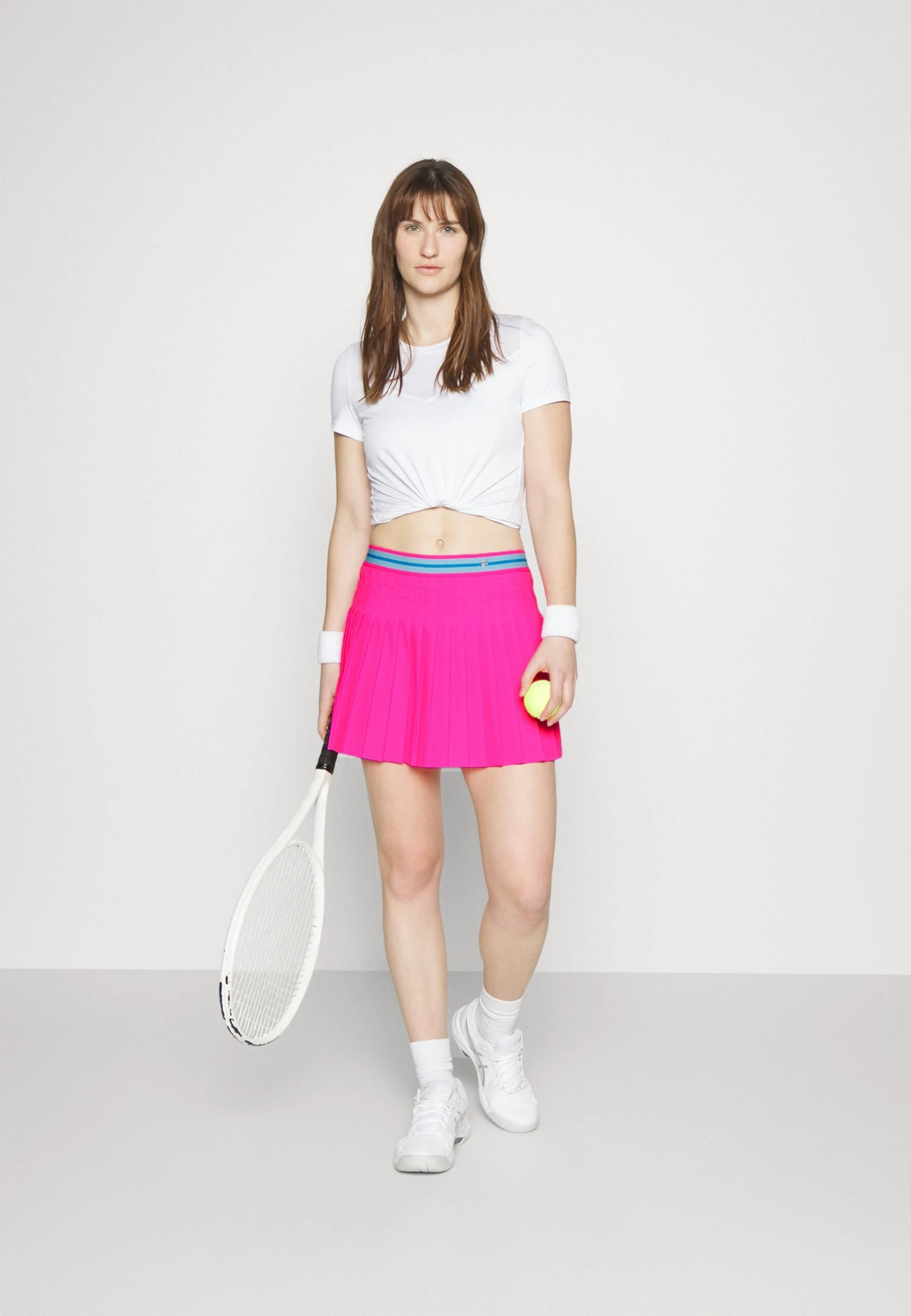 Fila Skort Finja - Falda Plisada - Pink Glow 2 Fila Skort Finja - Falda Plisada - Pink Glow - Imagen 2