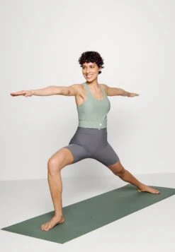 Fila Cariati Bra - Sujetadores Deportivos Con Sujeción Ligera - Iceberg Green -Fila aaa0befc2ed24ad4b7bd32bf1e917f2f