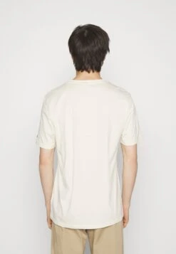 Fila Battweiler Tee Unisex - Camiseta Estampada - White 9 Fila Battweiler Tee Unisex - Camiseta Estampada - White -Fila c4cd857a85d54d09832652df9efdc905