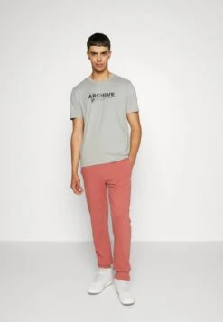 Fila Braives Pants - Pantalones Deportivos - Marsala 11 Fila Braives Pants - Pantalones Deportivos - Marsala -Fila cb450a7b687347f88d6d7ec6ed3a1838