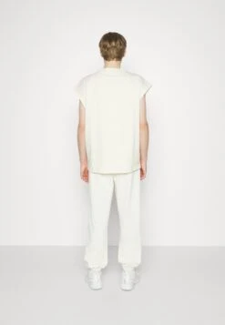 Fila Chipude Oversized Pants - Pantalones Deportivos - Antique White 10 Fila Chipude Oversized Pants - Pantalones Deportivos - Antique White -Fila cfe979a985dd462196679c6eb068e647