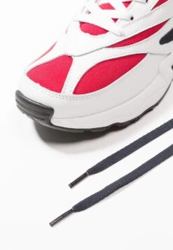 Fila V94M - Zapatillas - Whit/Navy/Red -Fila f42f43f12c7a4a89a85ccdd2691378bb