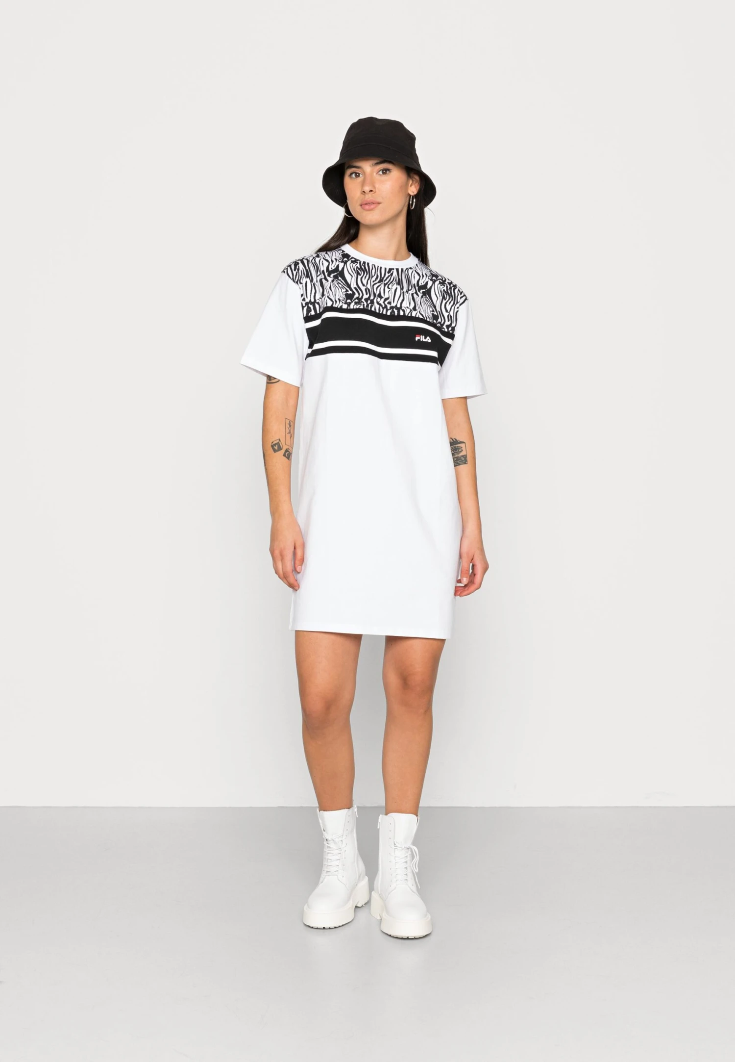 Fila Budva Tee Dress - Vestido Ligero - Bright White/Black 2 Fila Budva Tee Dress - Vestido Ligero - Bright White/Black - Imagen 2
